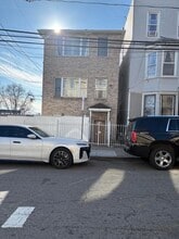 Building Photo - 13 Union St