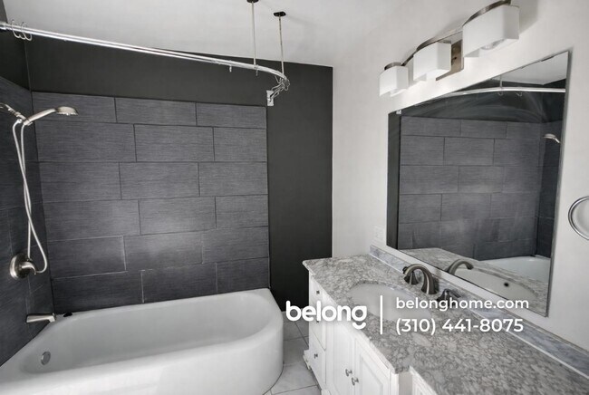 Foto del edificio - 1610 W 36th Pl