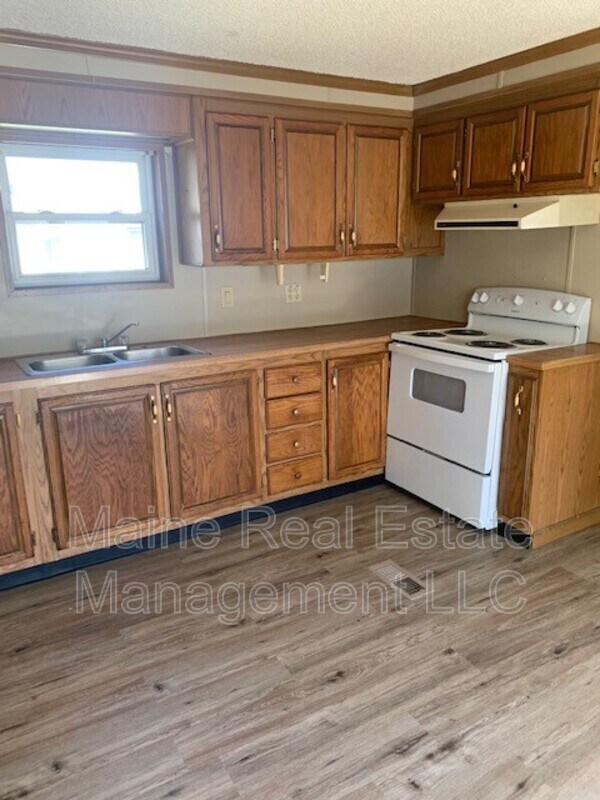 7 Cardinal Dr, Fairfield, ME 04937 House Rental in Fairfield, ME