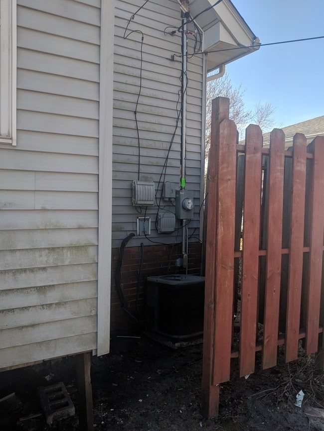 Building Photo - Rent-To-Own! 2B/1B in Hammond!