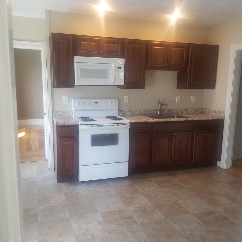 12 Greendale Ave, Worcester, MA 01606 Apartments in Worcester, MA