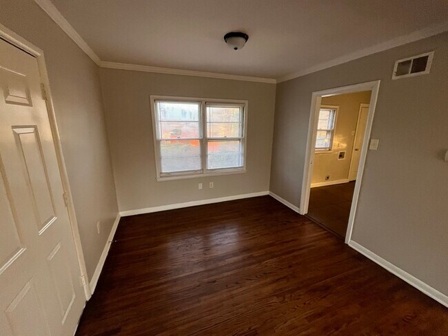 Foto del edificio - 1306 Randall Dr