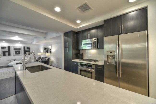 Building Photo - 7151 E Rancho Vista Dr