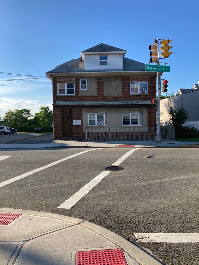 206 Hackensack St Unit 3, Wood Ridge, NJ 07075 Apartments in Wood