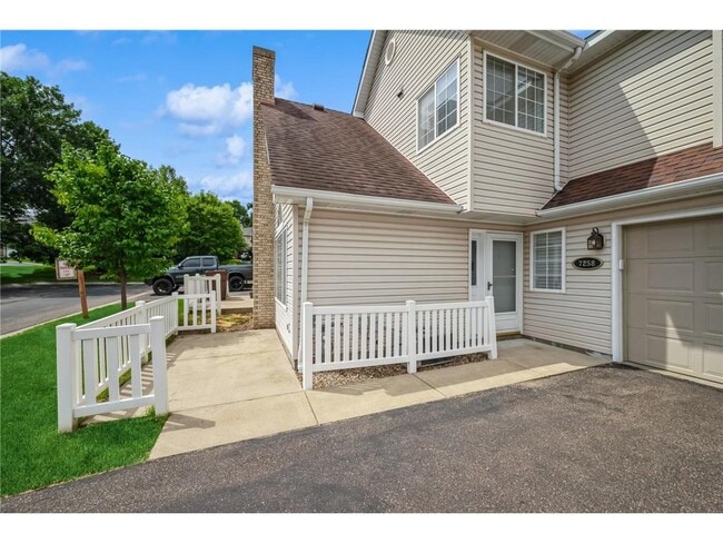 Foto del edificio - 7258 Brittany Ln