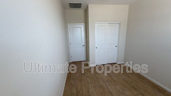 Foto del edificio - 18148 W Daley Ln