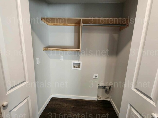 Foto del edificio - 1813 E 69th Ct N