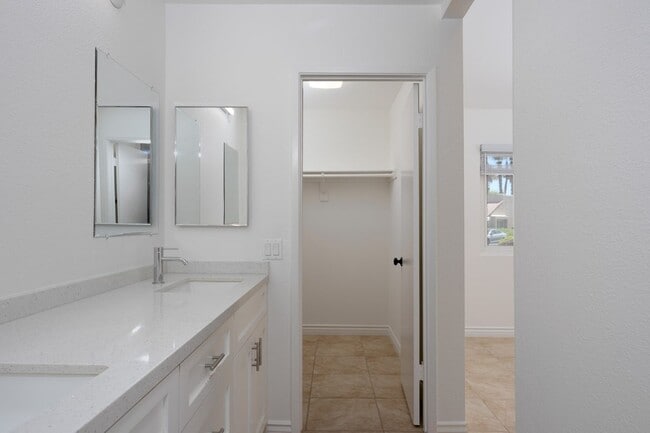 Building Photo - 74755 San Cristoval Cir