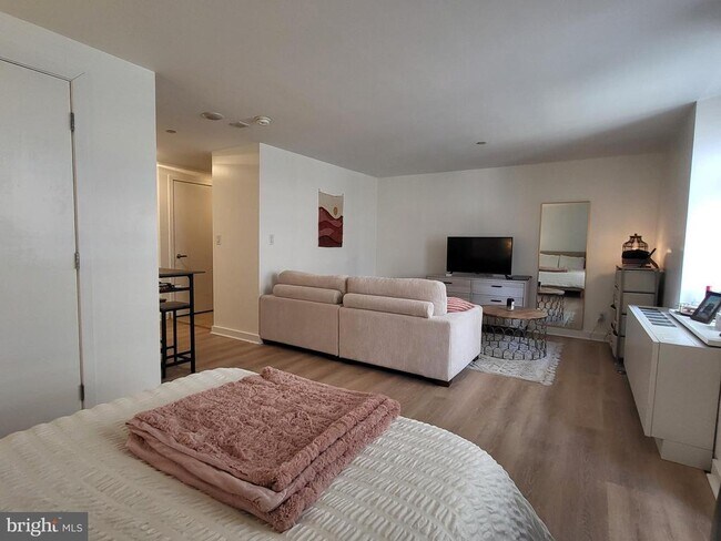 Foto del edificio - 219 S 18th St
