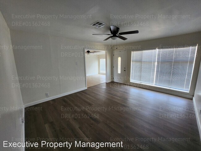 Foto del edificio - 3 br, 1 bath House - 420 Larry St
