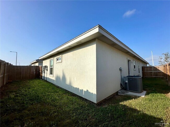 Foto del edificio - 7006 N 56th St