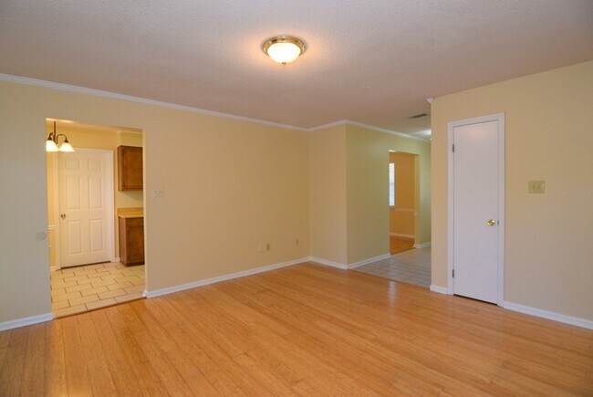 Foto del edificio - 515 Ridgewood Dr