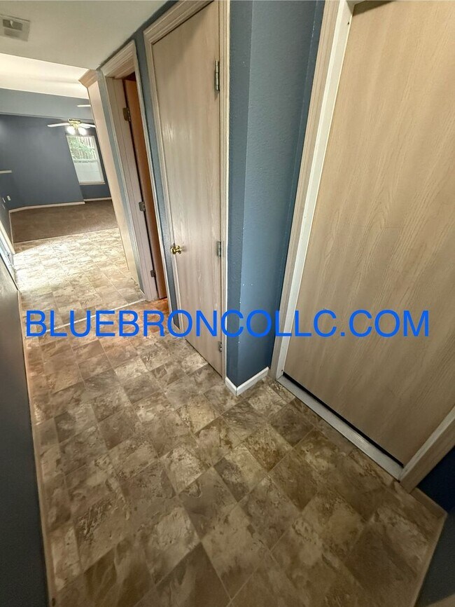 Foto del edificio - Remodeled 3-Bedroom Home in Lee’s Summit w...