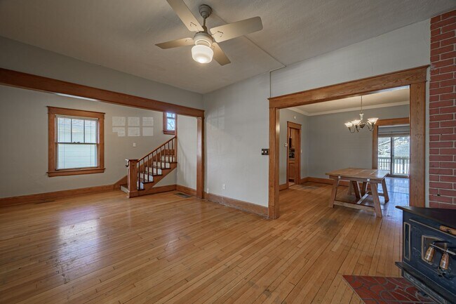 Building Photo - PRE-LEASING