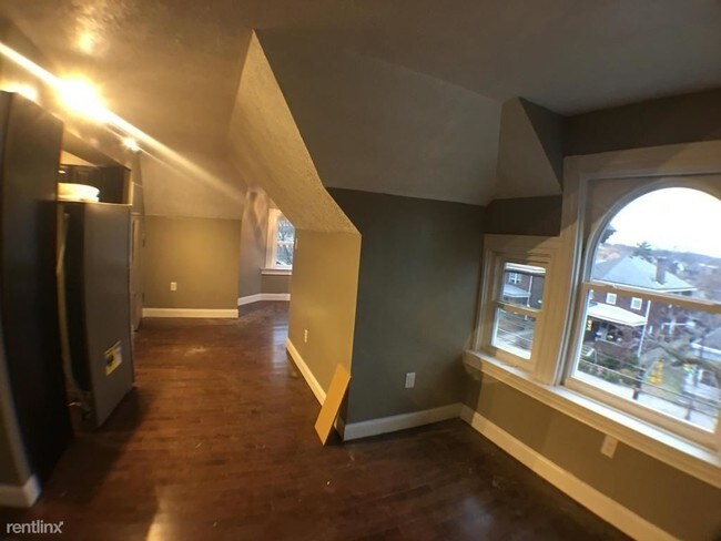 Building Photo - 531 N Negley Ave