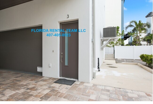 Photo - W McElroy Ave #3 Townhome
