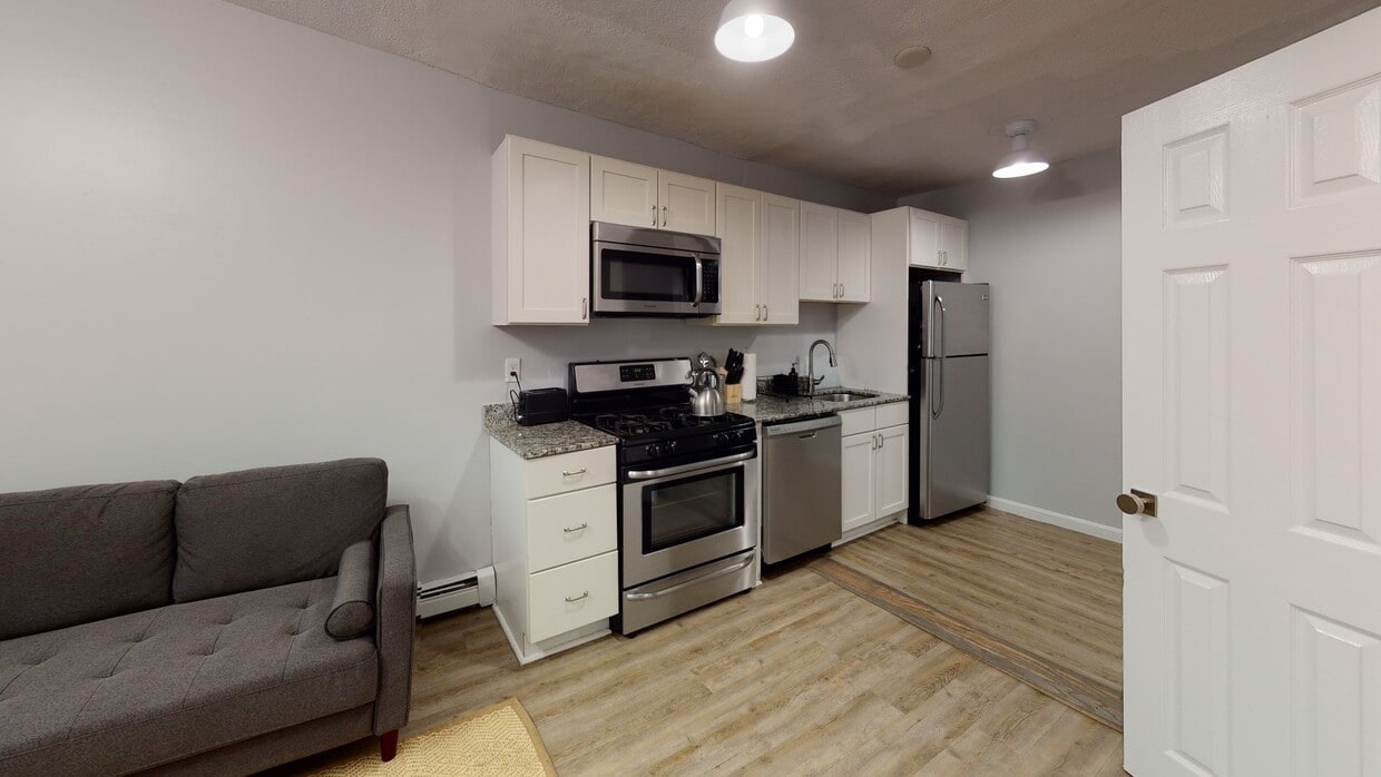 Photo - Private bedroom in 3 bed/1 bath Home