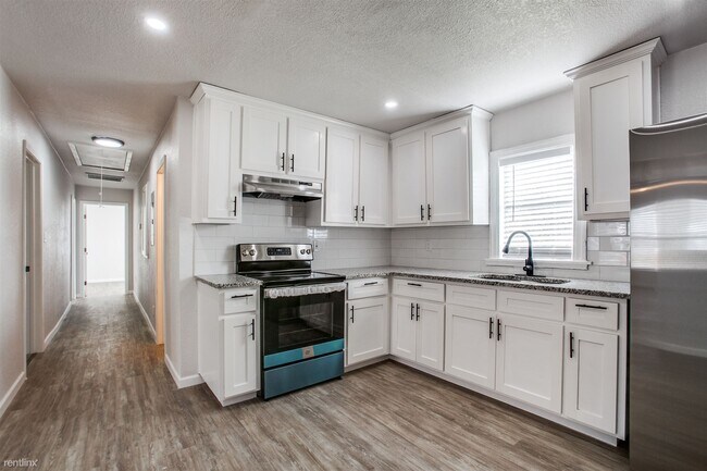 Foto del edificio - 3 br, 2 bath House - 410 W Avenue F