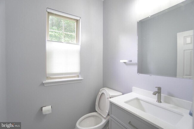 Foto del edificio - 75 Chadwick Cir