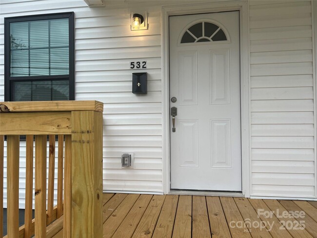 Foto del edificio - 532 N Church St