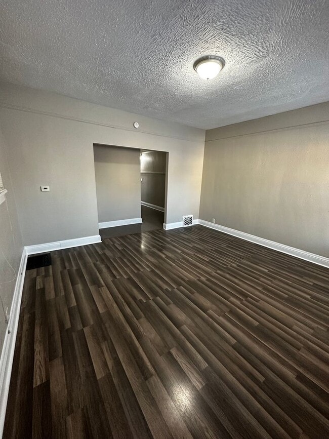 Building Photo - 1608-1610 12th Ave Moline, IL