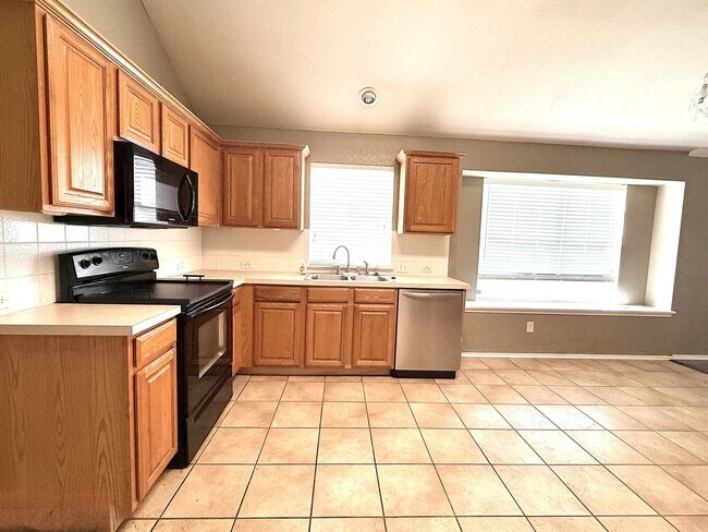 Foto del edificio - 6716 Spencer Dr