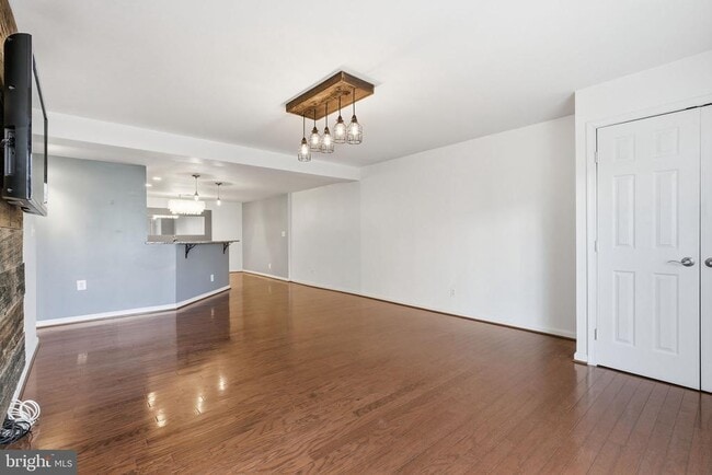 Building Photo - 1603 N Van Dorn St