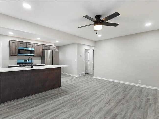 Foto del edificio - 3437 Southworth Ct