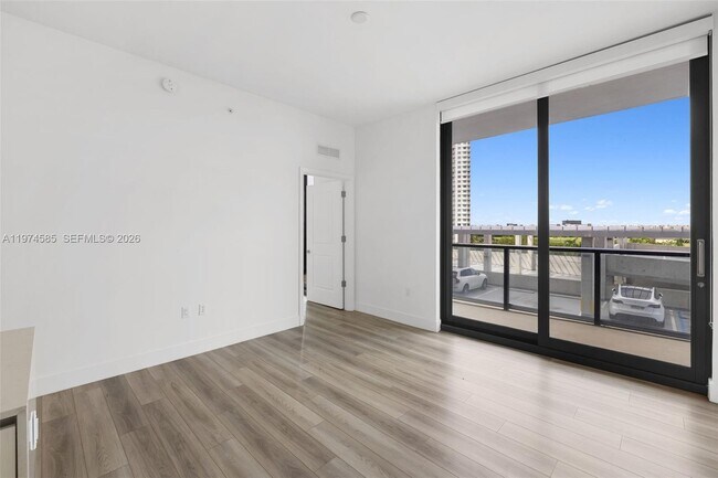 Foto del edificio - 101 Diplomat Pkwy