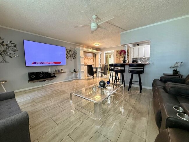 Foto del edificio - 355 Oakridge T