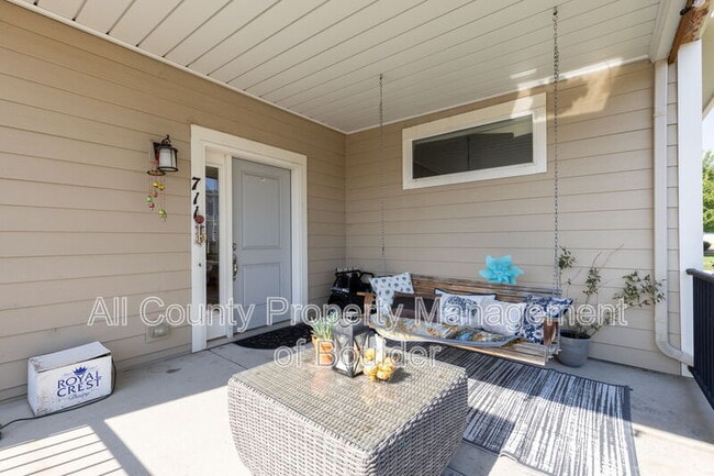 Building Photo - 711 Grandview Meadows Dr