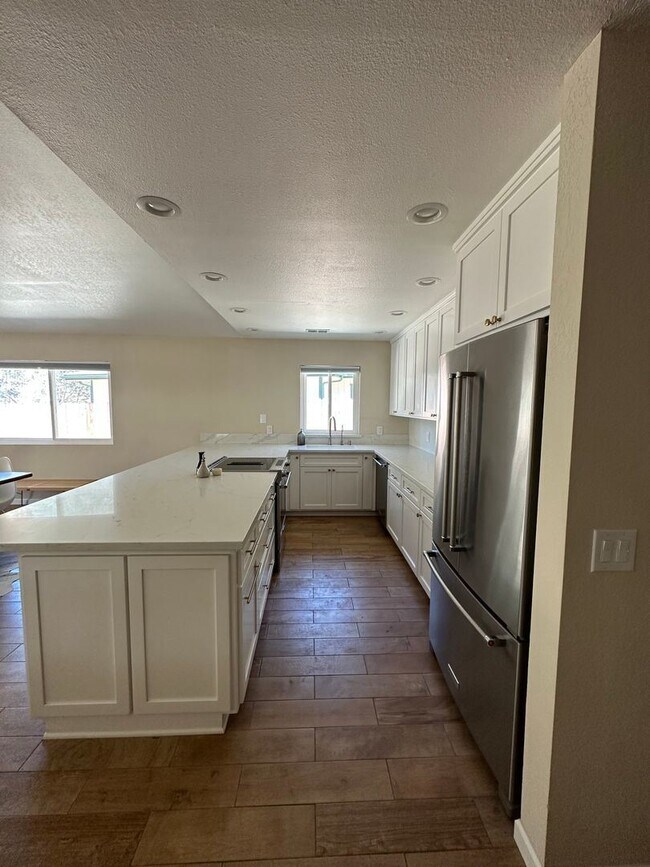 Foto del edificio - 3 br, 2 bath House - 2768 Chaparral Ln