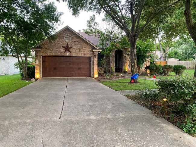 Foto del edificio - 3009 Sussex Gardens Ln