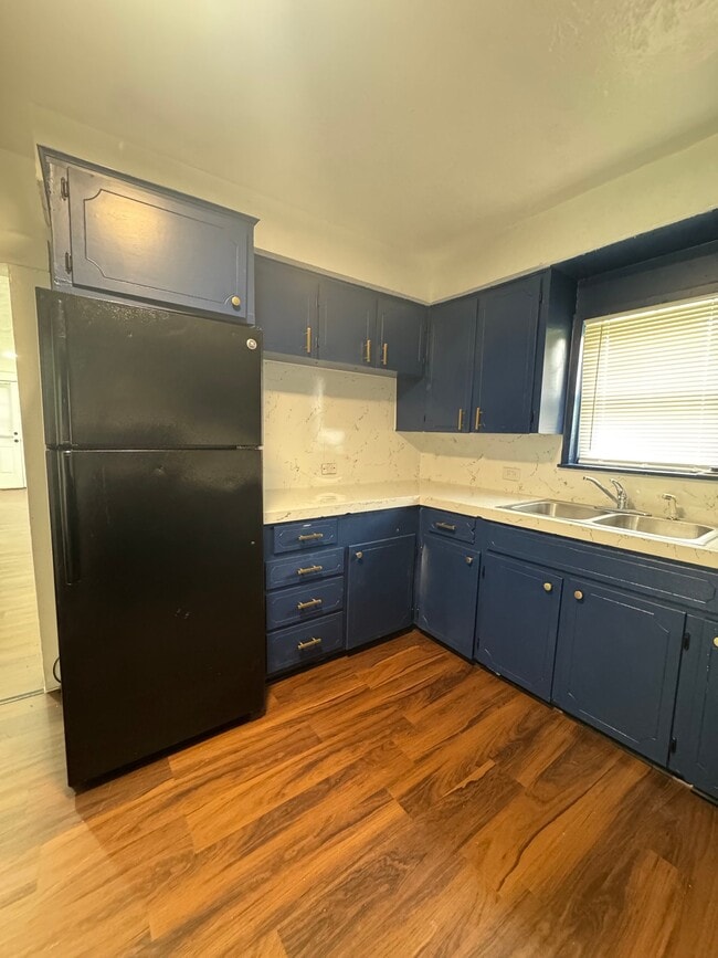 Building Photo - 309 J Johnson