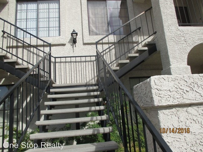 Building Photo - 2 br, 2 bath House - 4837 Nara Vista #202