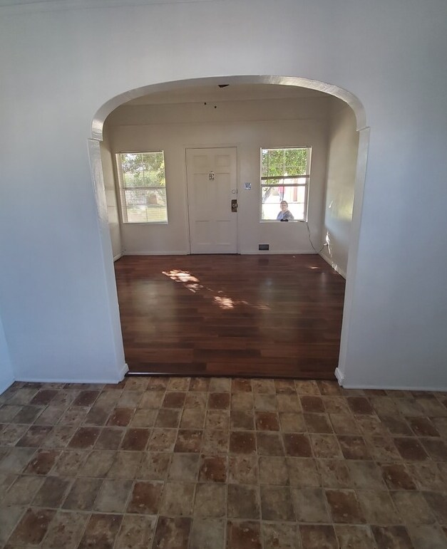 Foto del interior - 746-752 Broadway Ave