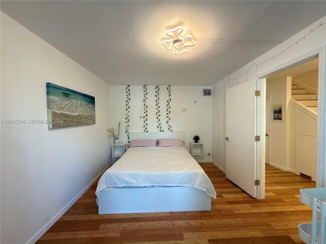 Foto del edificio - 1001 Three Islands Boulevard