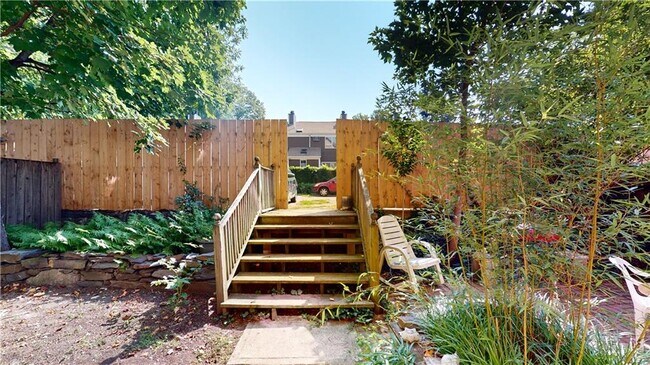 Building Photo - 159 Camp St