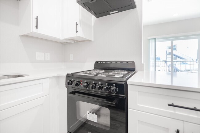 Building Photo - 2101 Reinke Rd