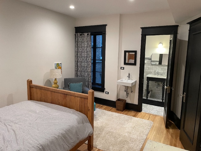 Foto del edificio - 1126 W Morse Ave