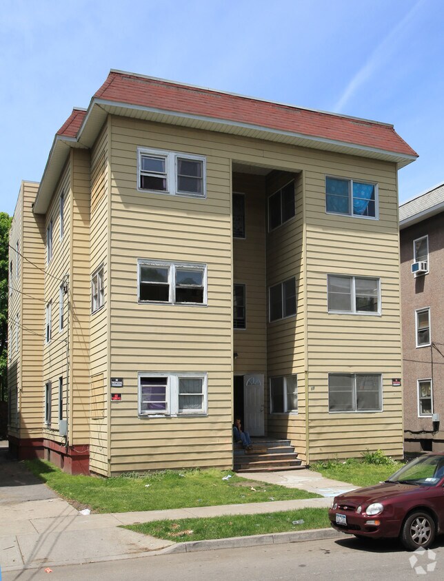 Primary Photo - 17 Mygatt St
