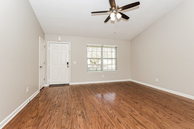 Building Photo - 1427 River Rock Blvd