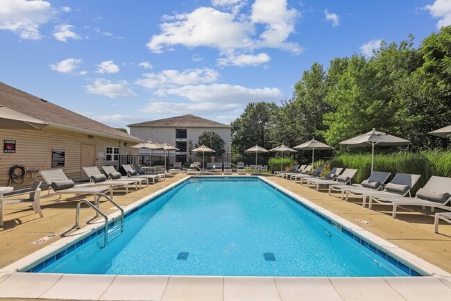 Building Photo - Maple Brook Apartments