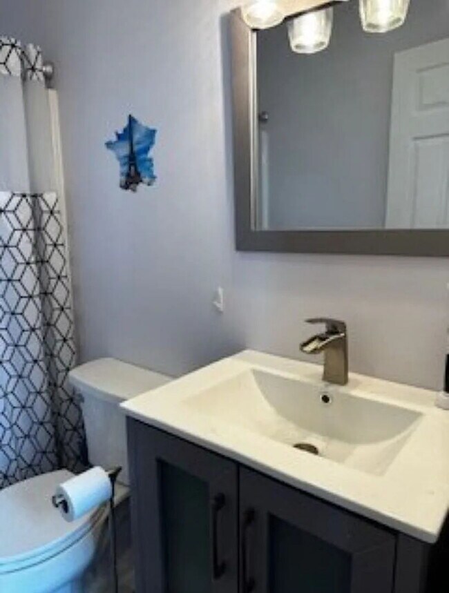 Foto del edificio - 1 bed 1 bath unit in a historic mill build...