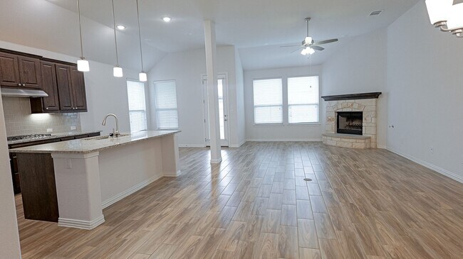 Foto del edificio - Stunning 3 bedroom home in Paloma Lake!