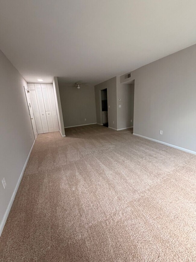 Building Photo - 310 Orchard Trace Ln