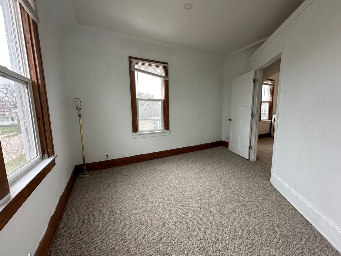 1210 Erie St Unit 2, Racine, Wi 53402 - Room For Rent In Racine, Wi 