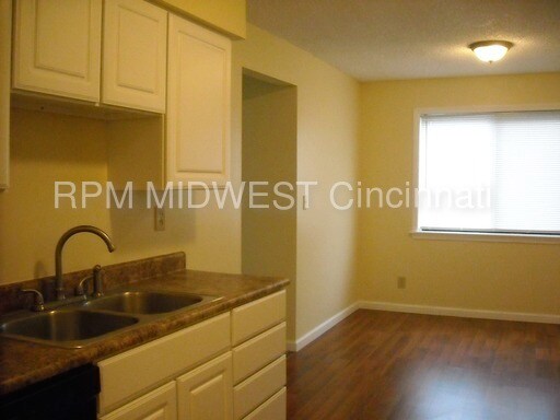 Foto del edificio - 3891 Mack Rd