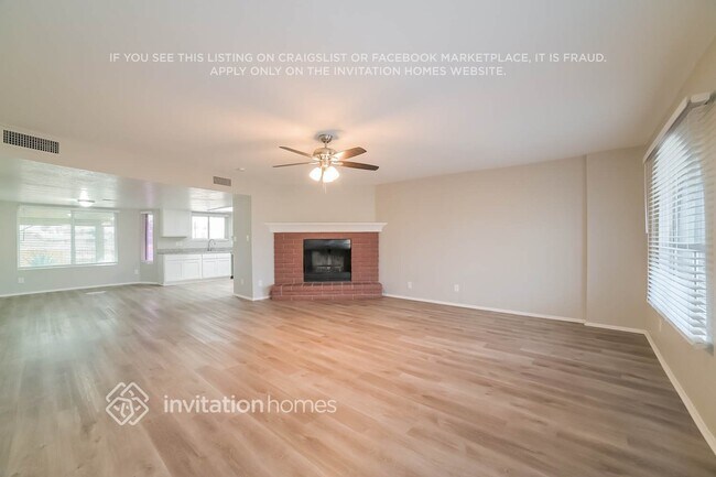 Foto del edificio - 4454 N 105th Ave