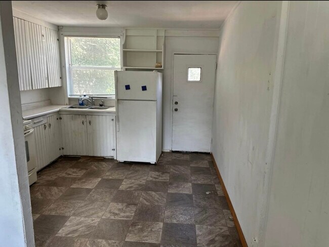 Building Photo - 904 Willsie Ave